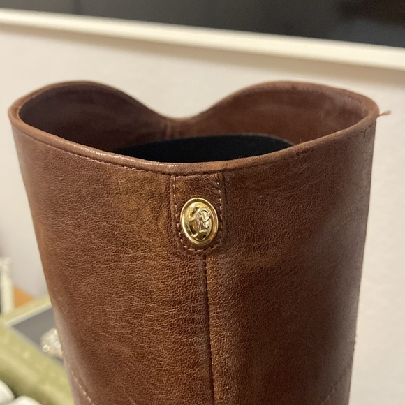 Ivanna trump’s boots or you are if you chose beautiful but not my color hmmm - Picture 13 of 15